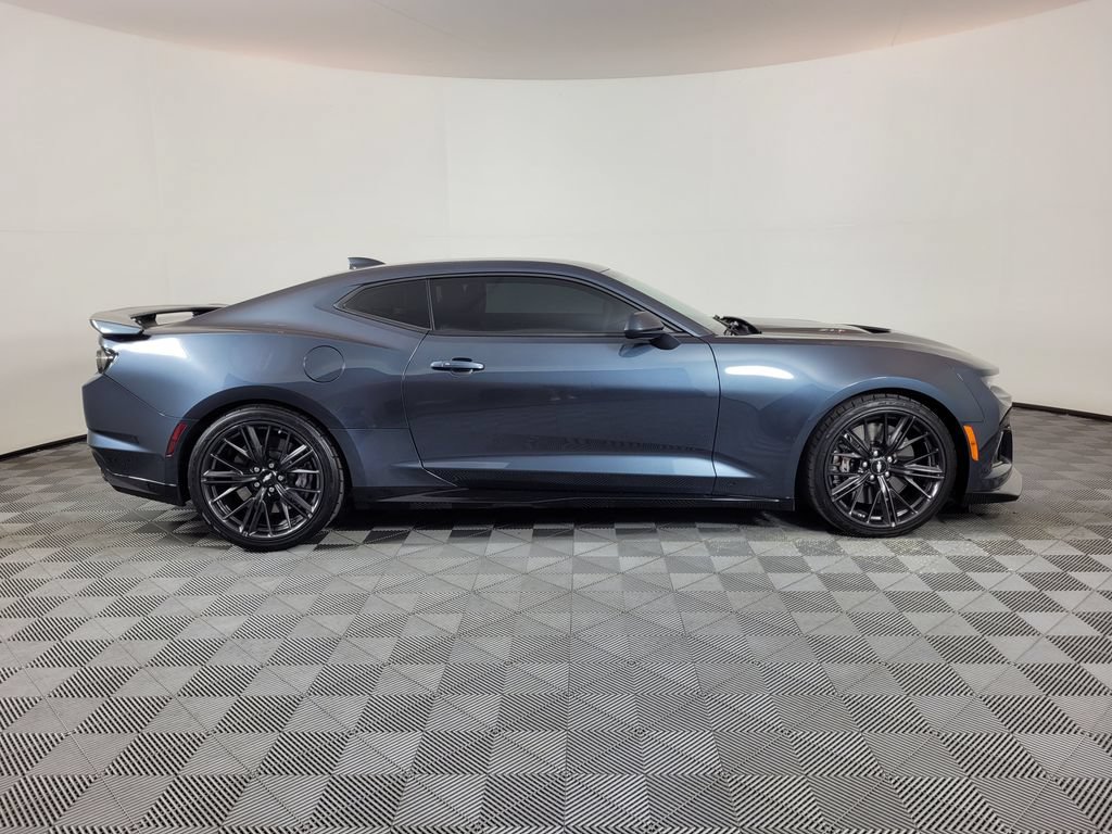 Used 2019 Chevrolet Camaro ZL1 RWD image 2