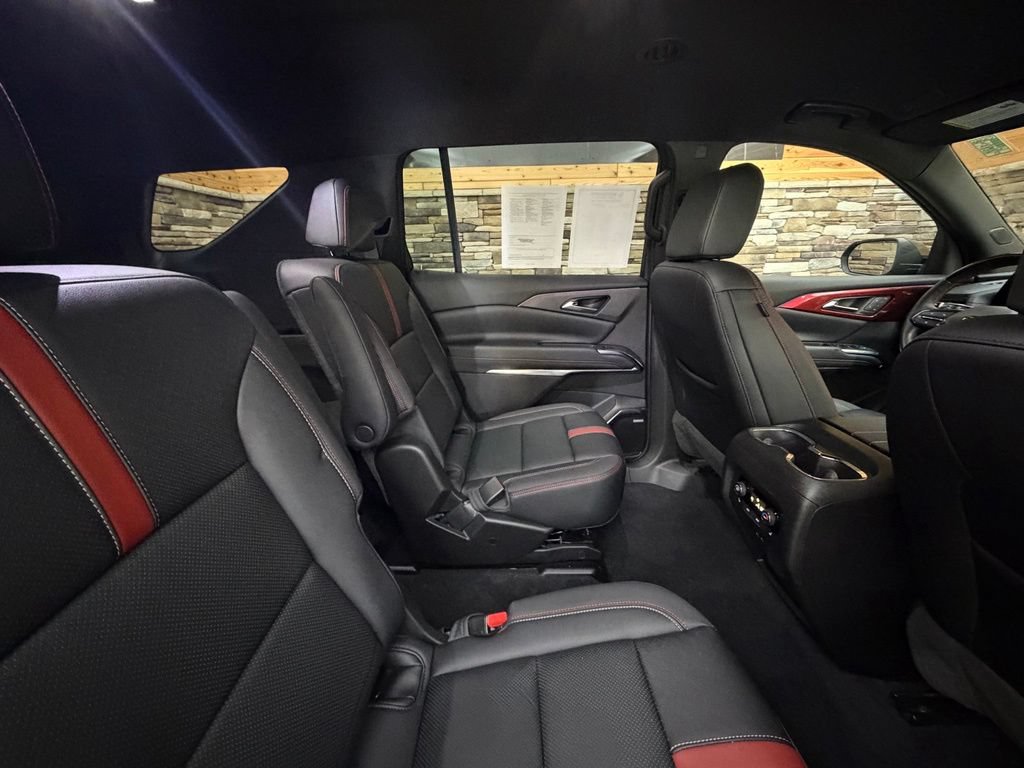 Used 2025 Chevrolet Traverse RS w/ LPO, Floor Liner Package AWD/4WD image 45