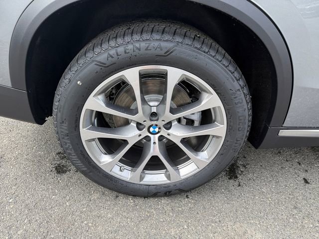 New 2026 BMW X5 xDrive40i w/ Premium Package AWD/4WD image 17