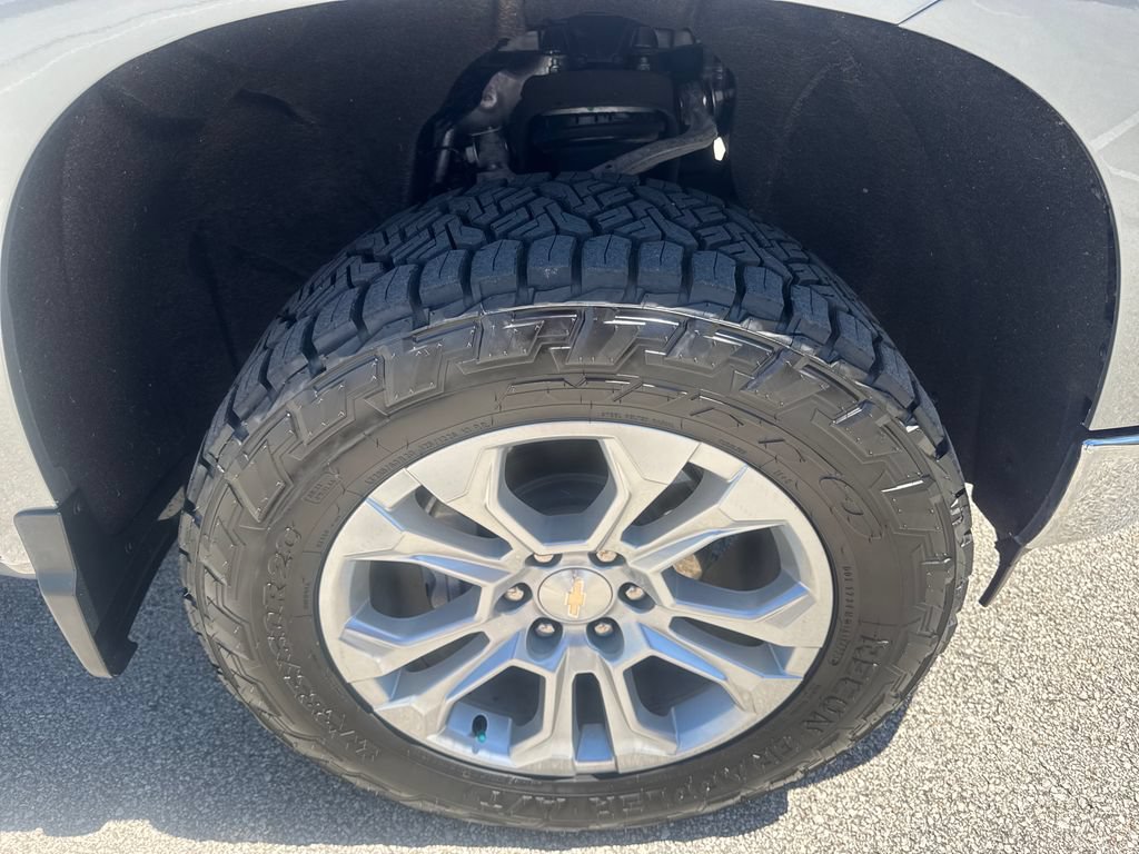Used 2024 Chevrolet Silverado 1500 LTZ AWD/4WD image 11