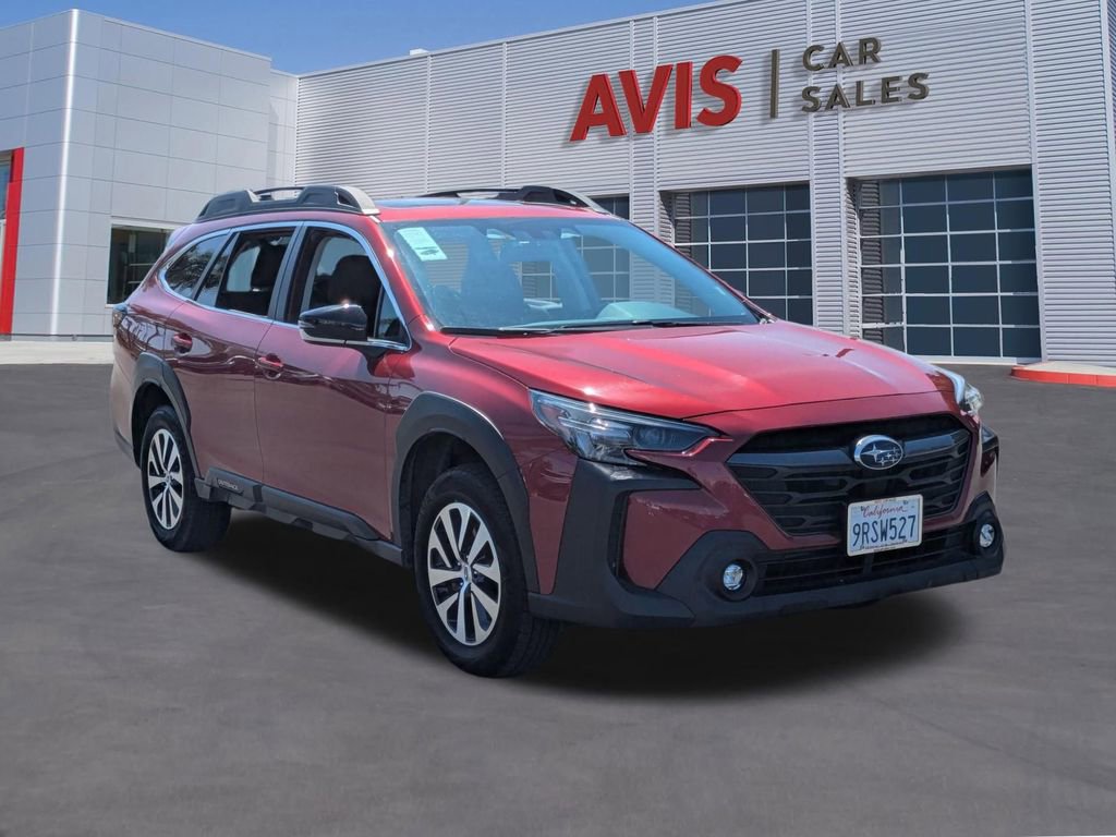 Used 2025 Subaru Outback Premium image 3