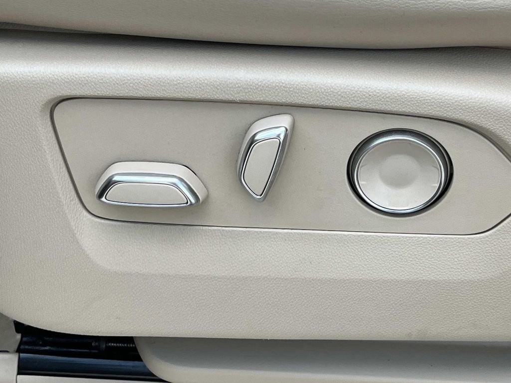 Certified 2024 Cadillac Escalade ESV Premium Luxury image 28