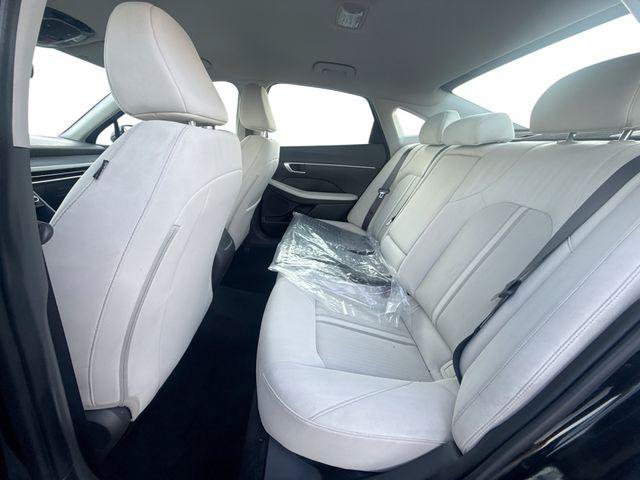 Used 2025 Hyundai Sonata SEL FWD image 24