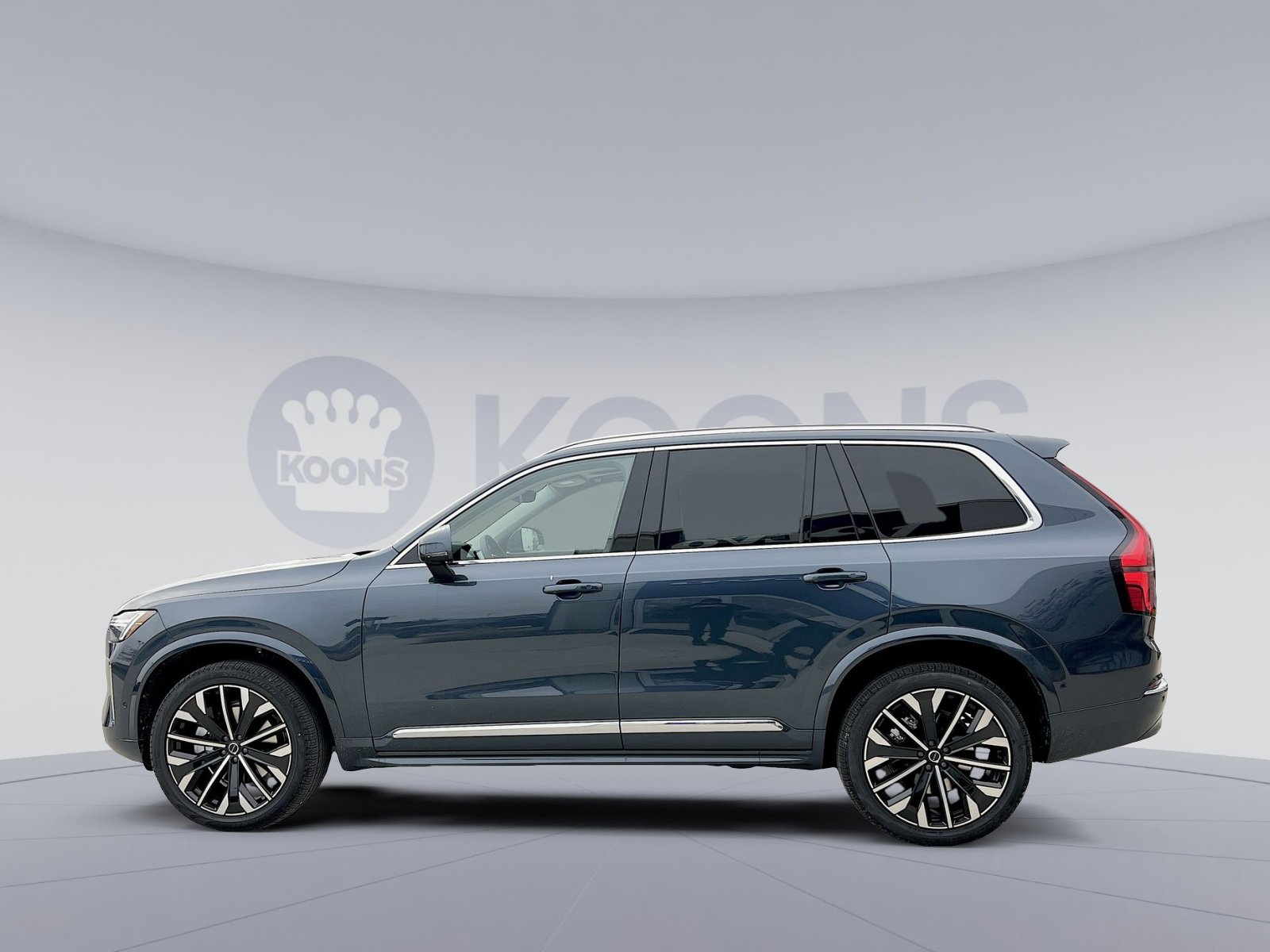 New 2026 Volvo XC90 B6 Plus w/ Protection Package Premier image 2