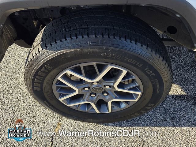 Used 2024 Jeep Wrangler Unlimited Sahara AWD/4WD image 16