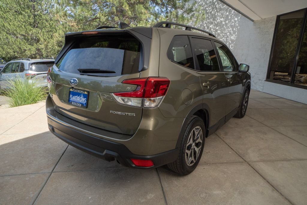 Used 2024 Subaru Forester Premium AWD/4WD image 6