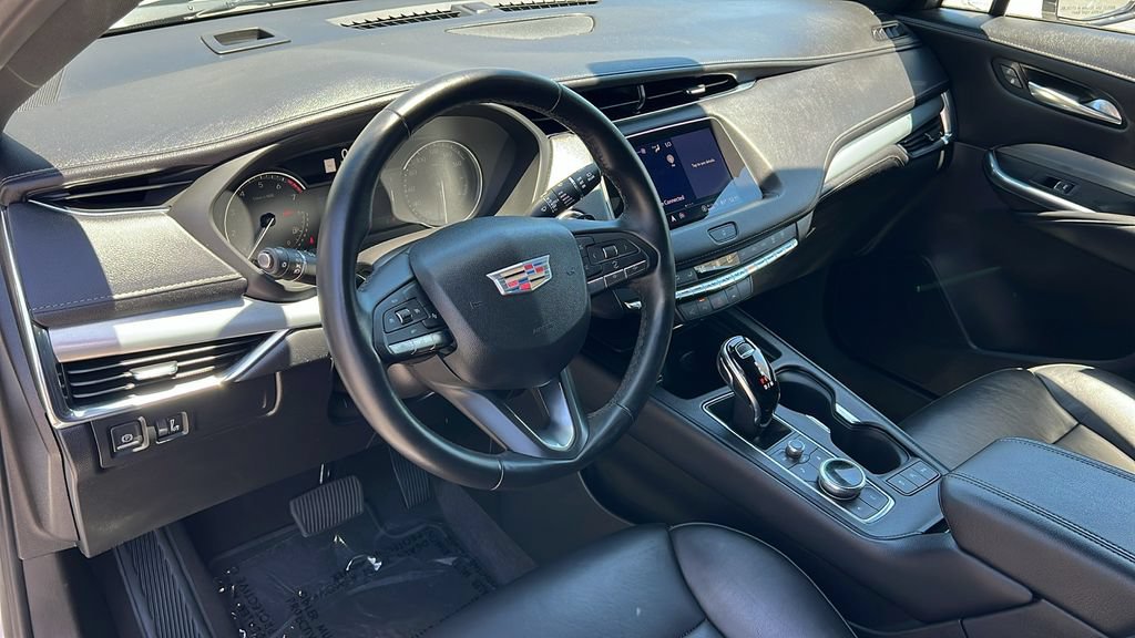 Used 2022 Cadillac XT4 Premium Luxury w/ Enhanced Visibility Package FWD image 12