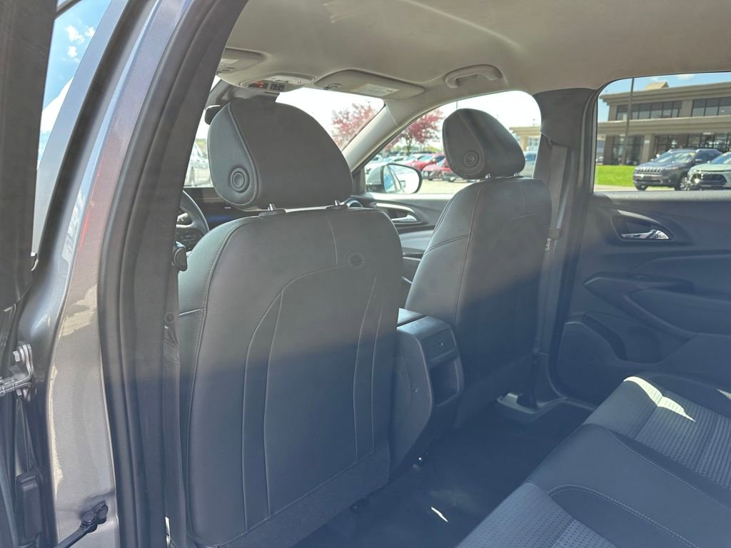 Used 2025 Chevrolet Trax LT FWD image 10