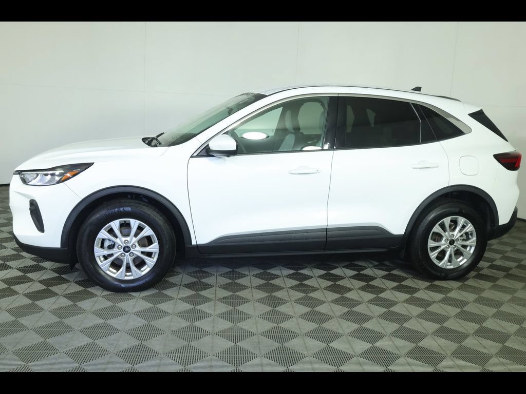 Used 2023 Ford Escape Active w/ Tech Pack #2 AWD/4WD image 16
