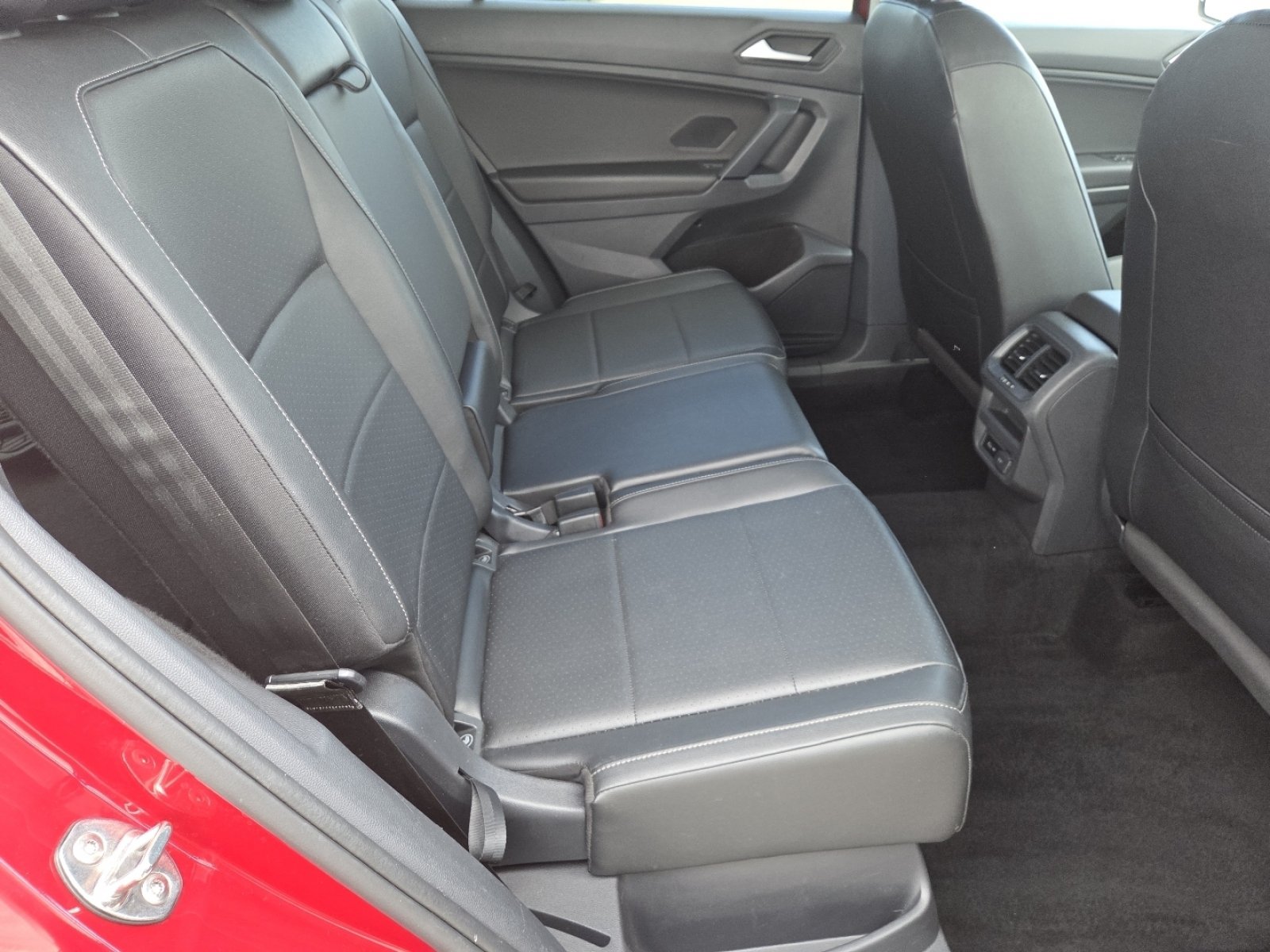 Used 2019 Volkswagen Tiguan SE w/ Panoramic Sunroof Package AWD/4WD image 19