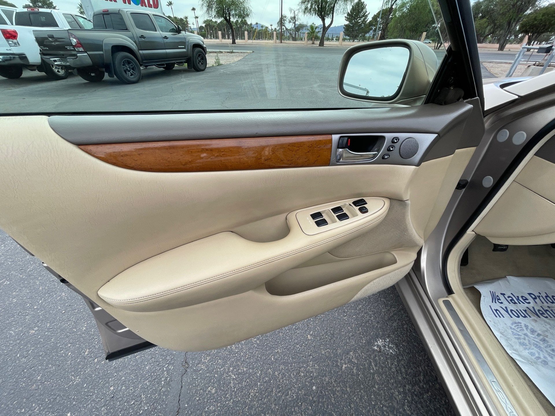Used 2005 Lexus ES 330 FWD image 12