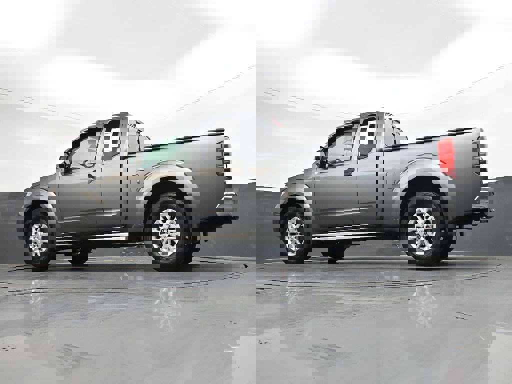 Used 2018 Nissan Frontier SV image 32