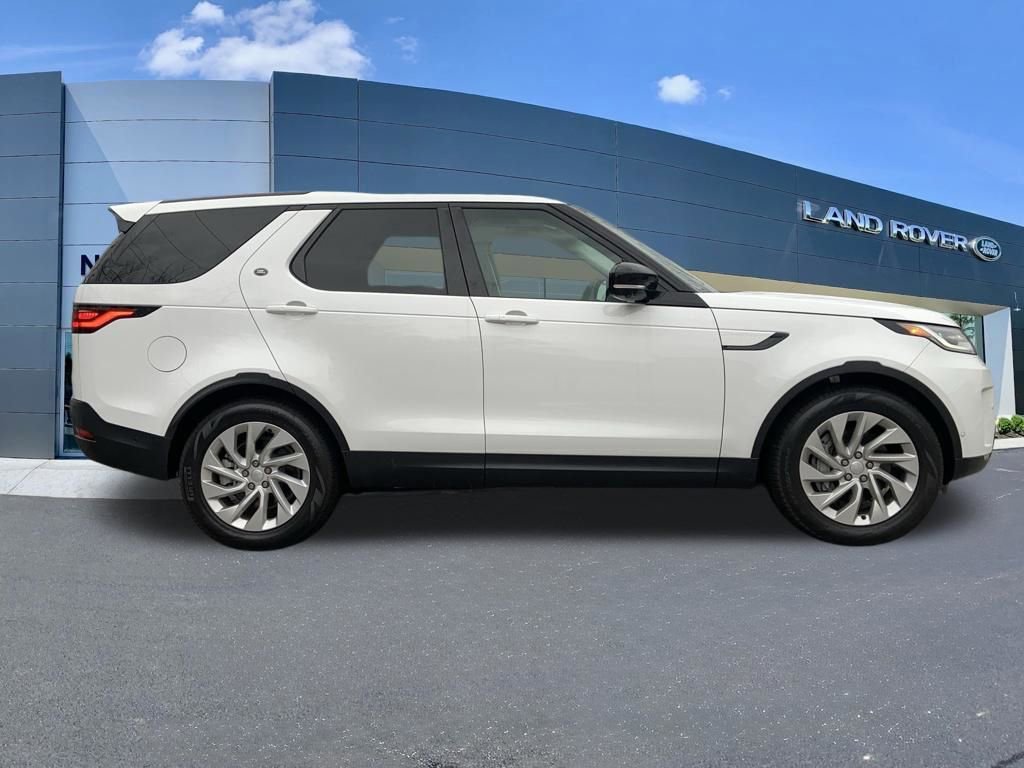 New 2025 Land Rover Discovery S image 4