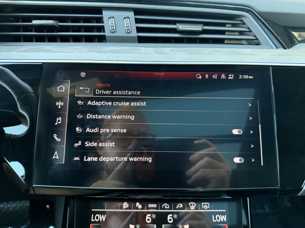 Used 2024 Audi Q8 e-tron Prestige w/ Prestige Package AWD/4WD image 27