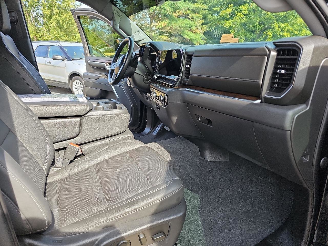 Used 2023 GMC Sierra 1500 SLT AWD/4WD image 12
