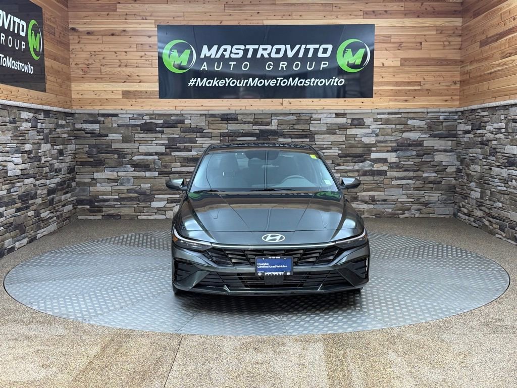 Used 2024 Hyundai Elantra SEL w/ Convenience Package image 3