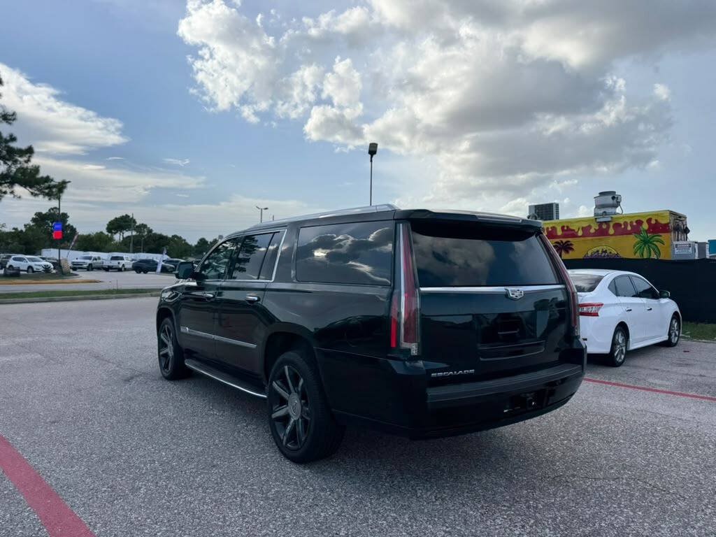 Used 2017 Cadillac Escalade ESV Premium Luxury AWD/4WD image 18