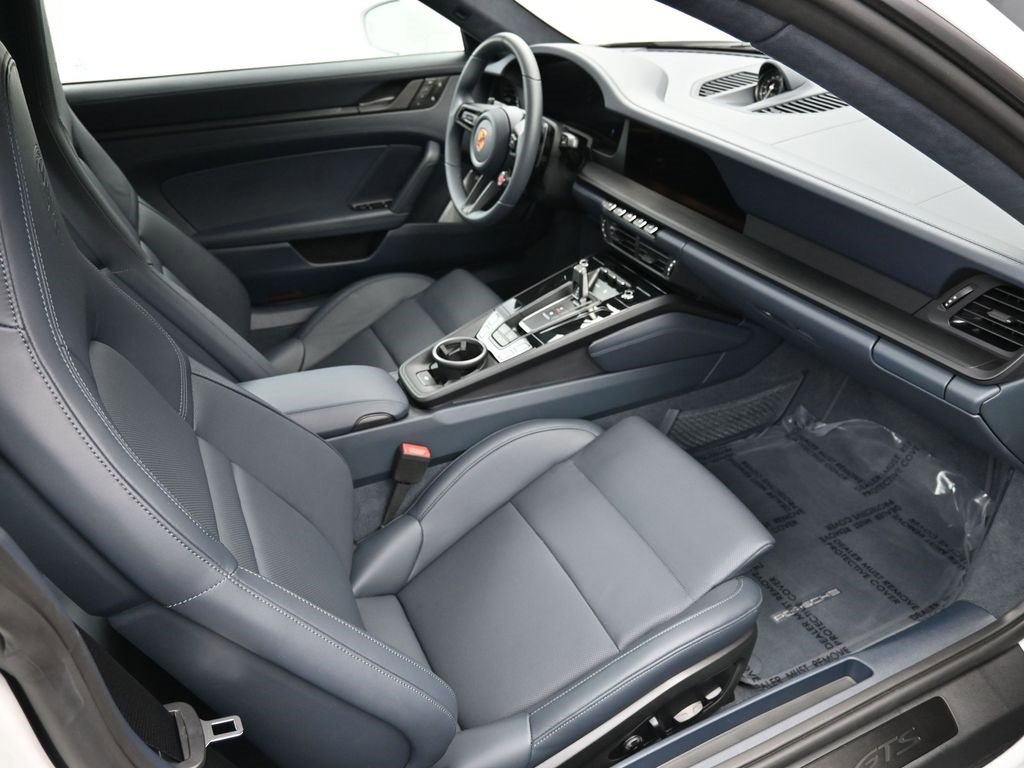 Used 2025 Porsche 911 Carrera 4 GTS image 9