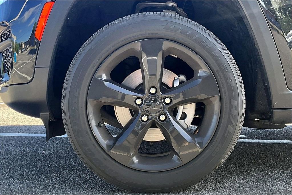 Used 2022 Jeep Grand Cherokee Altitude RWD image 34