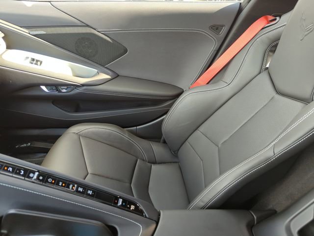 Used 2025 Chevrolet Corvette Z06 image 17