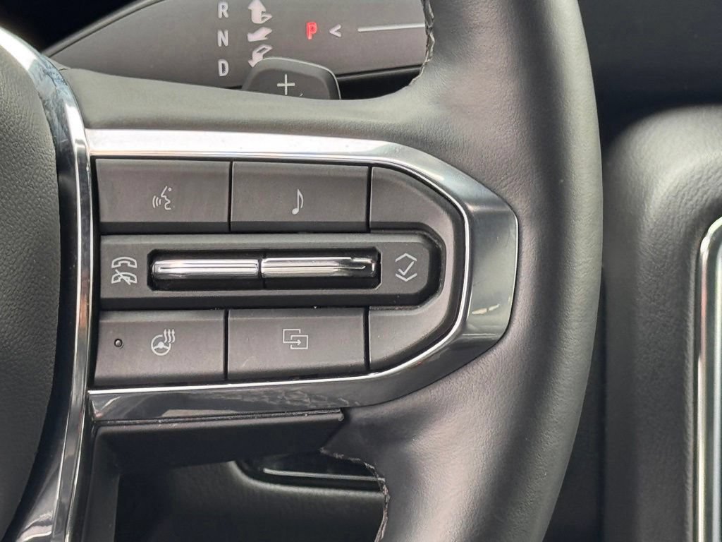Used 2025 GMC Yukon Denali AWD/4WD image 24