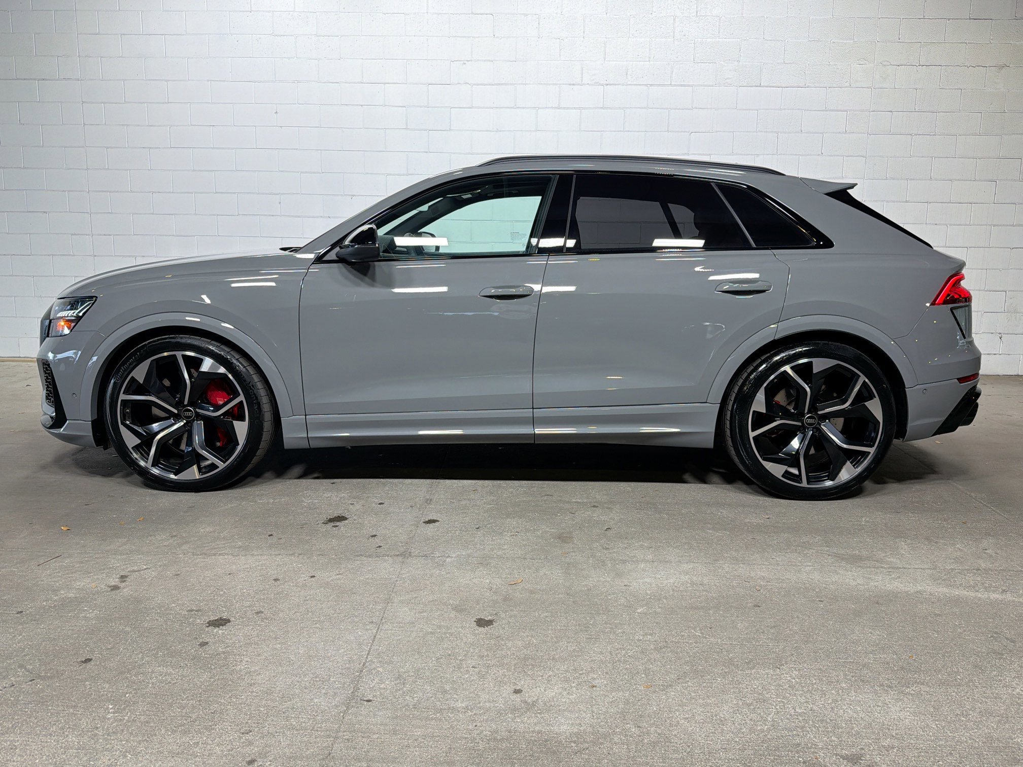 Used 2024 Audi RS Q8 image 2