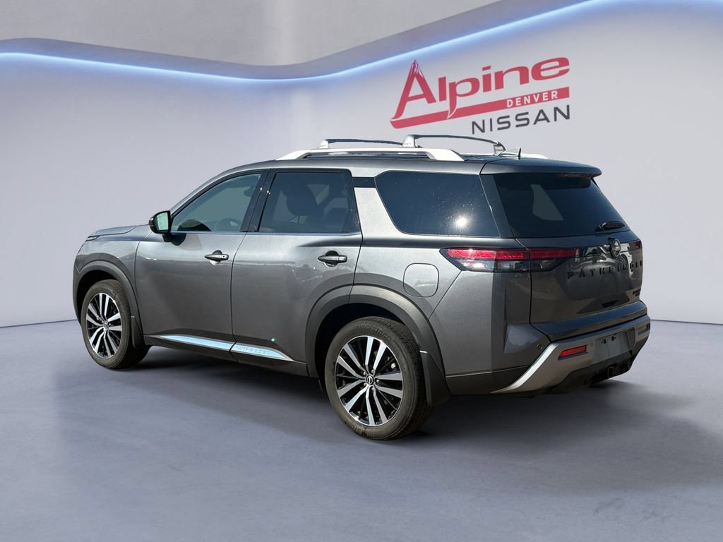 Used 2024 Nissan Pathfinder Platinum AWD/4WD image 3