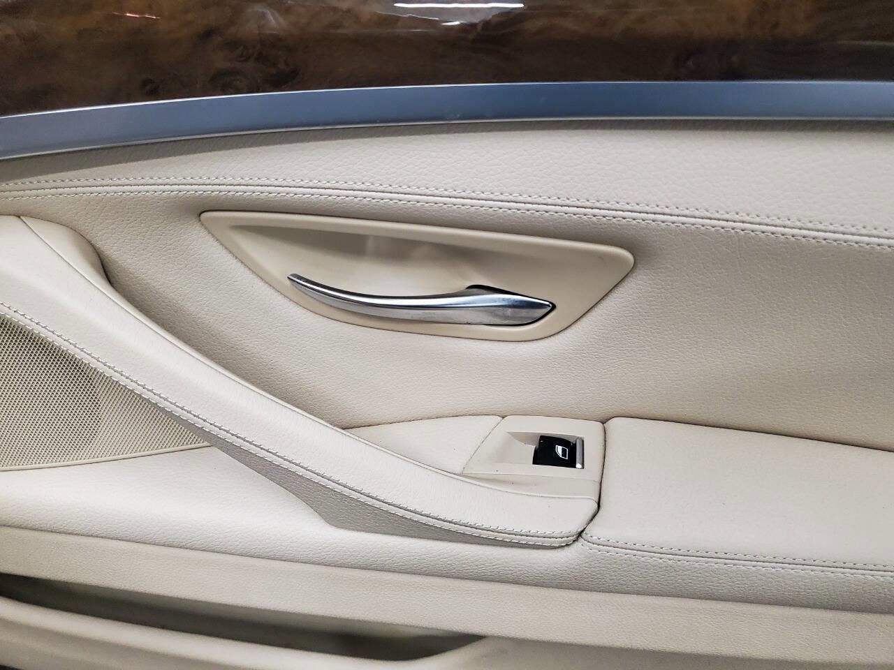 Used 2012 BMW 528i xDrive Sedan image 16