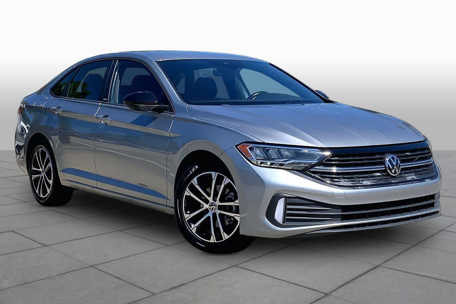 Used 2024 Volkswagen Jetta Sport FWD image 3