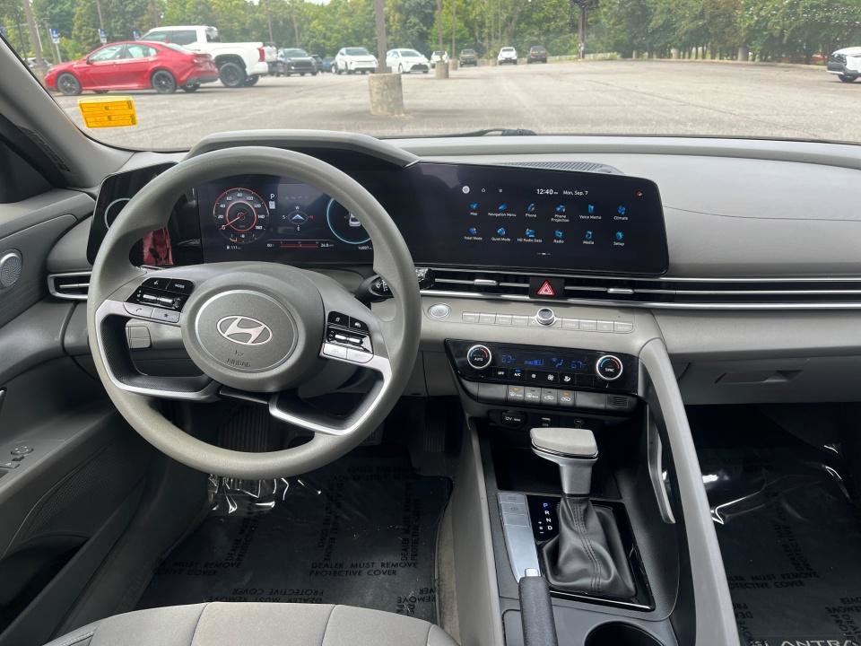 Used 2024 Hyundai Elantra SEL FWD image 23