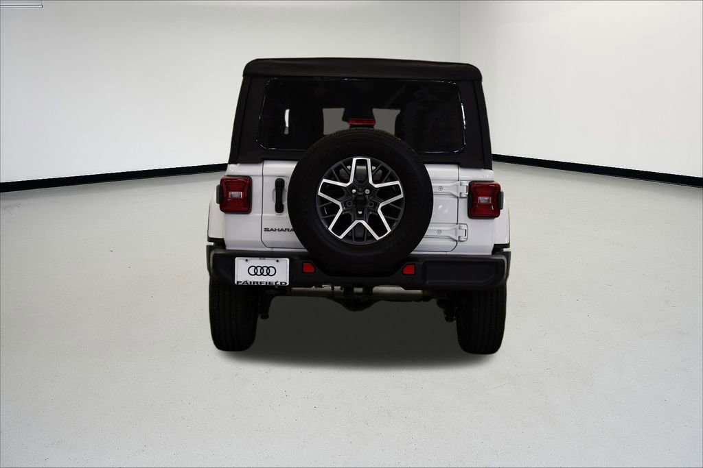 Used 2025 Jeep Wrangler Sahara image 4
