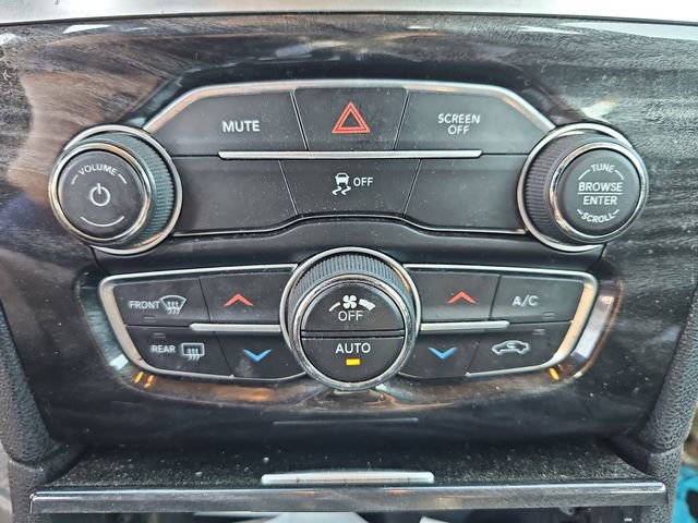 Used 2017 Chrysler 300 Limited image 20