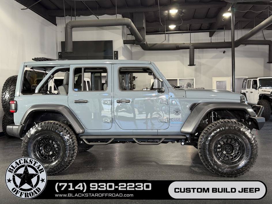Used 2024 Jeep Wrangler Unlimited w/ Convenience Group AWD/4WD image 1