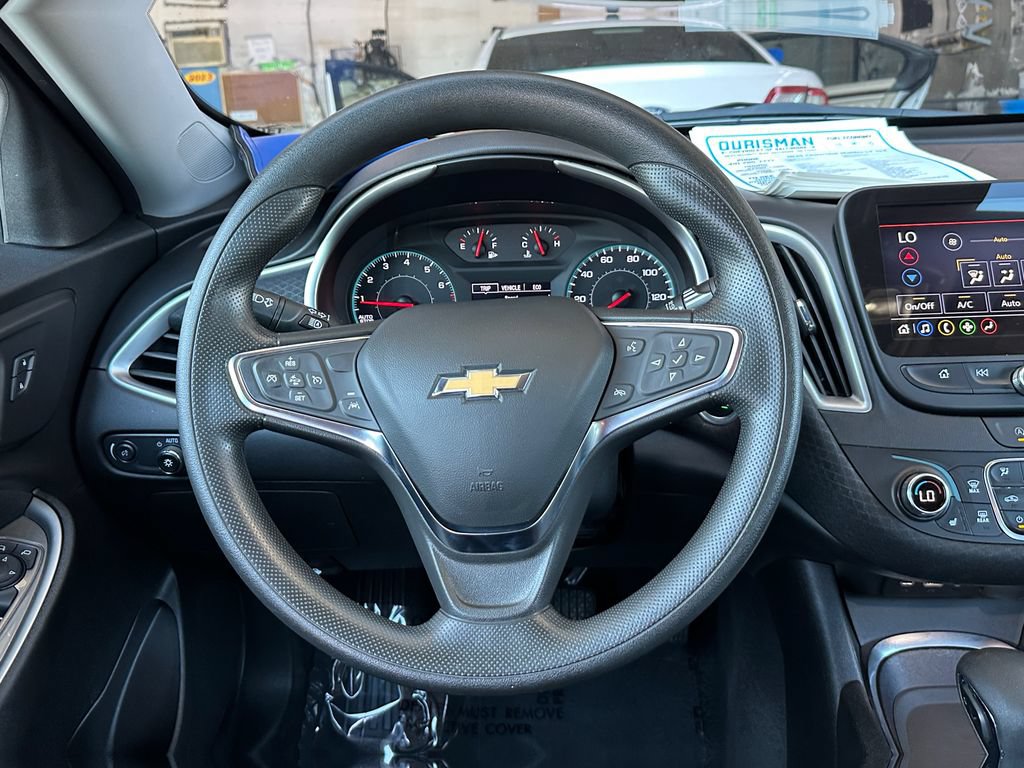 Used 2025 Chevrolet Malibu LT FWD image 12