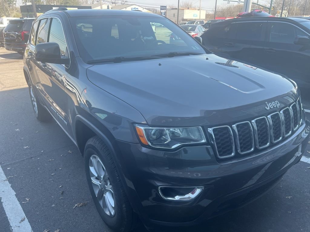 Used 2021 Jeep Grand Cherokee Laredo AWD/4WD image 2