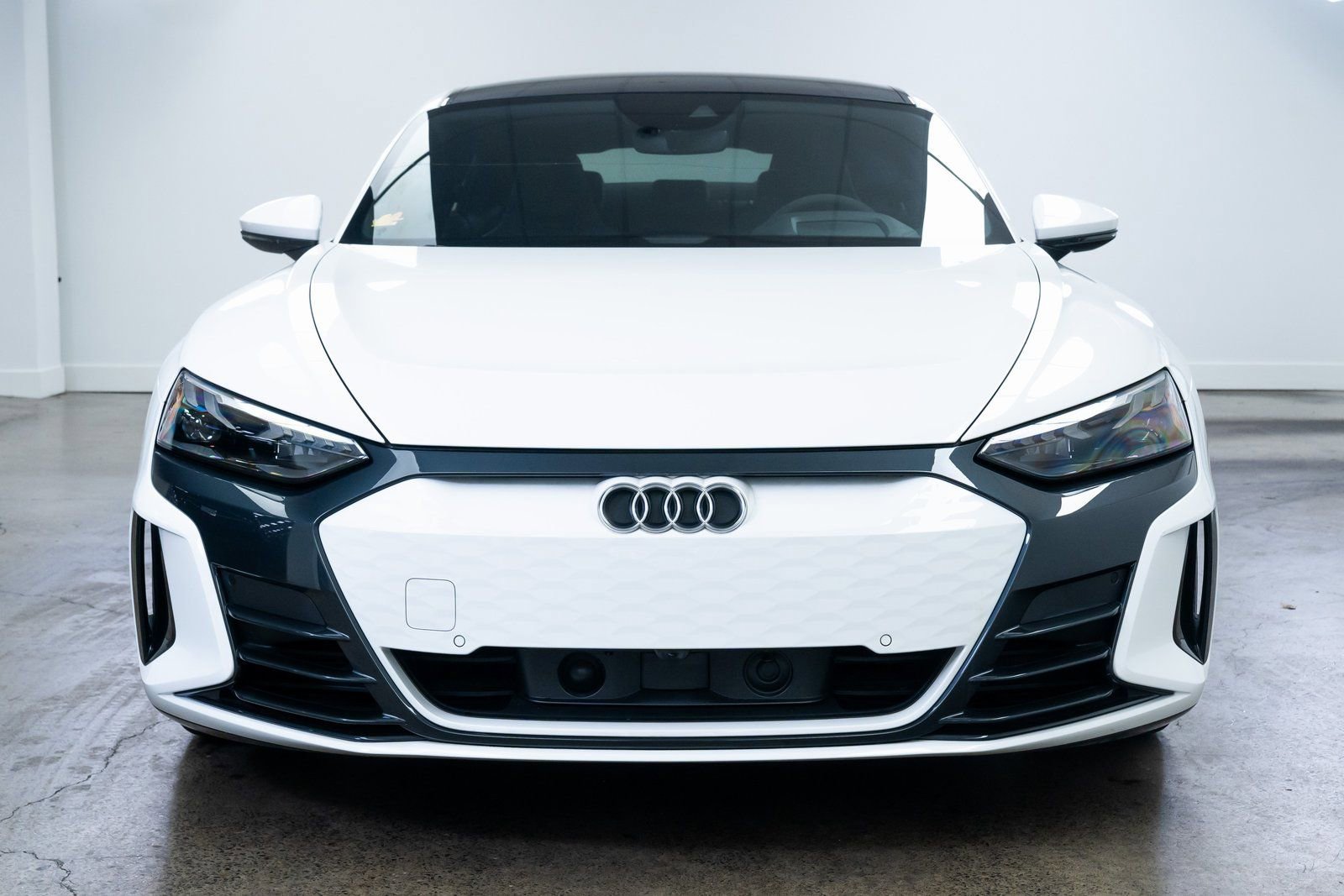 Used 2024 Audi e-tron GT Premium Plus AWD/4WD image 2