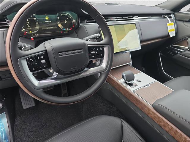 New 2025 Land Rover Range Rover SE image 17