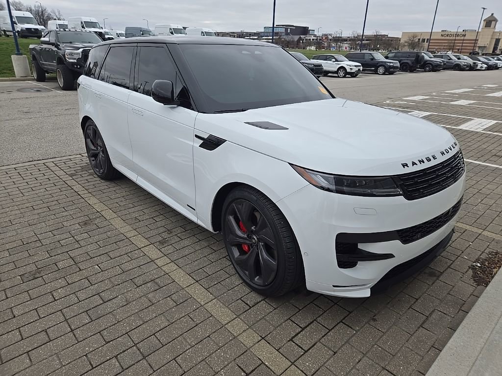 Used 2025 Land Rover Range Rover Sport Autobiography image 3