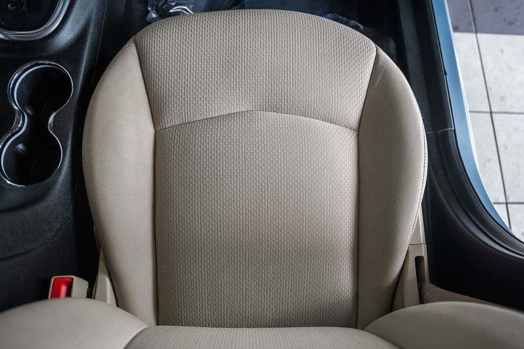 Used 2014 Chrysler 200 LX image 24