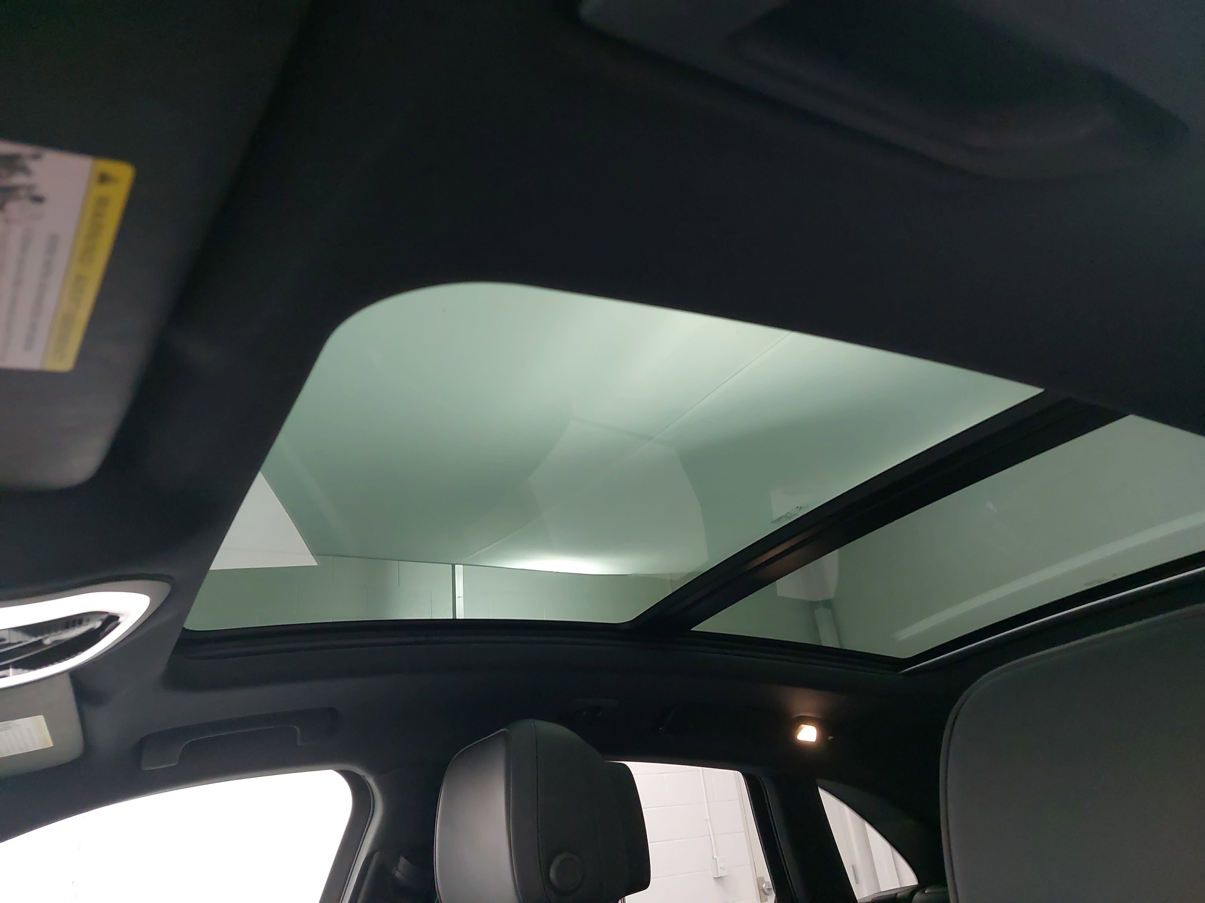 Certified 2022 Porsche Macan image 32