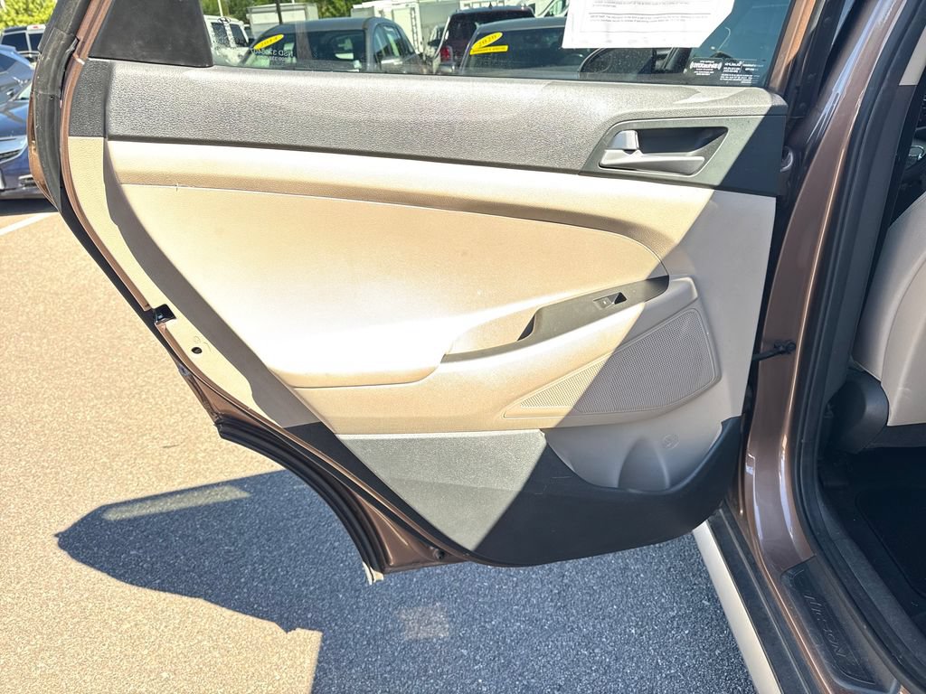 Used 2017 Hyundai Tucson SE w/ SE Popular Package 02 FWD image 12