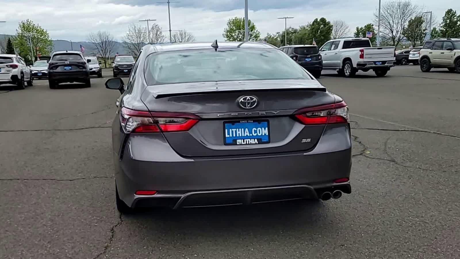 Used 2023 Toyota Camry SE w/ Cold Weather Package FWD image 7