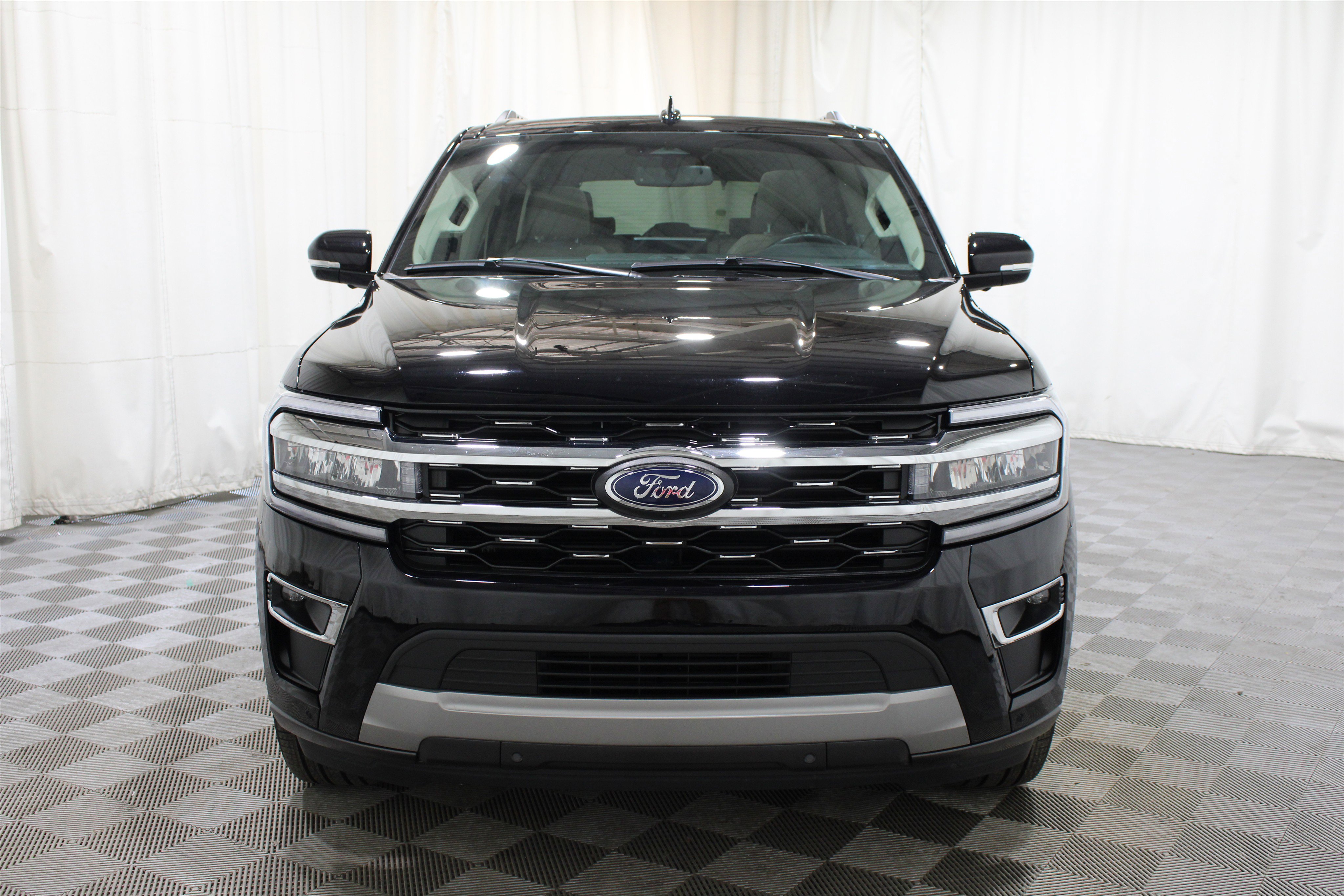 Used 2024 Ford Expedition Limited image 39