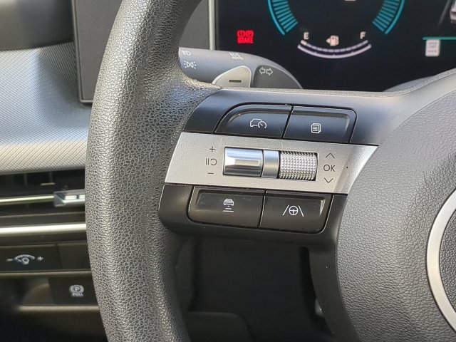 Used 2025 Hyundai Sonata SEL FWD image 28