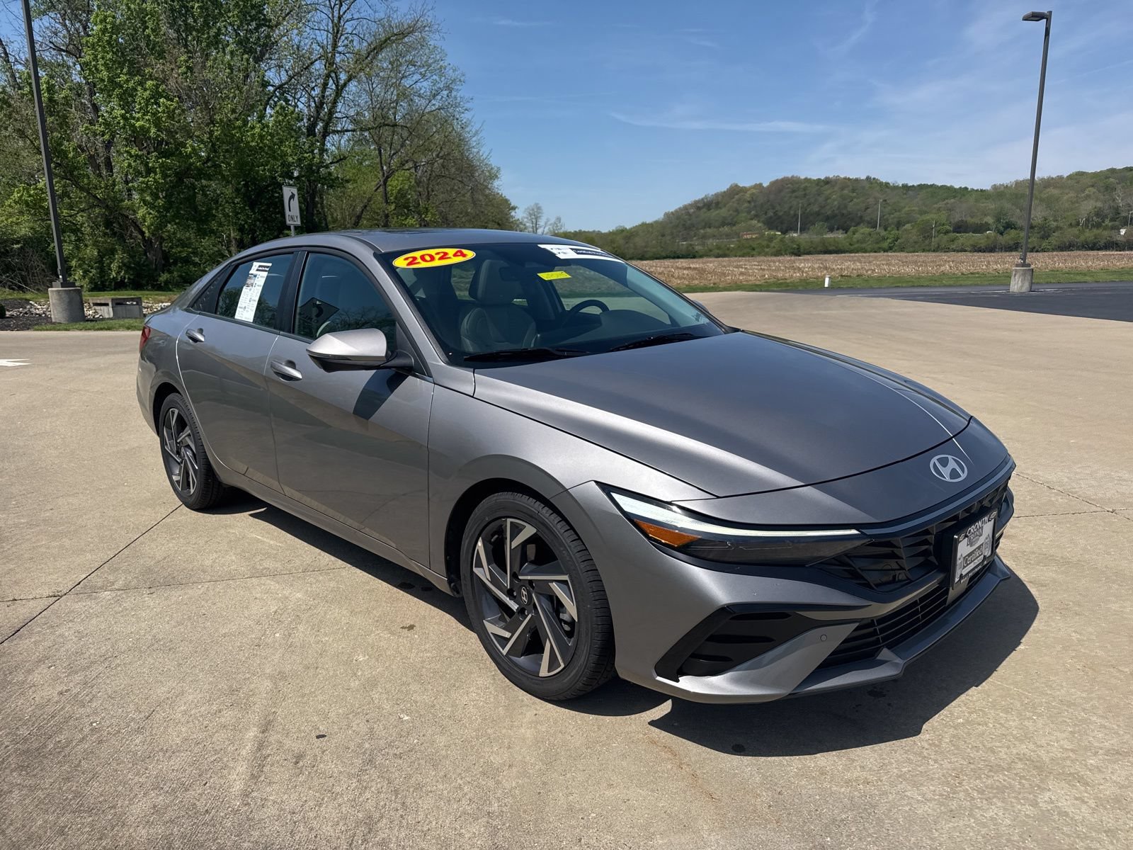 Used 2024 Hyundai Elantra Limited FWD image 3