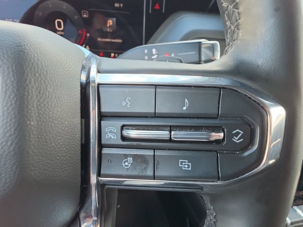 Used 2025 GMC Yukon XL Denali AWD/4WD image 29