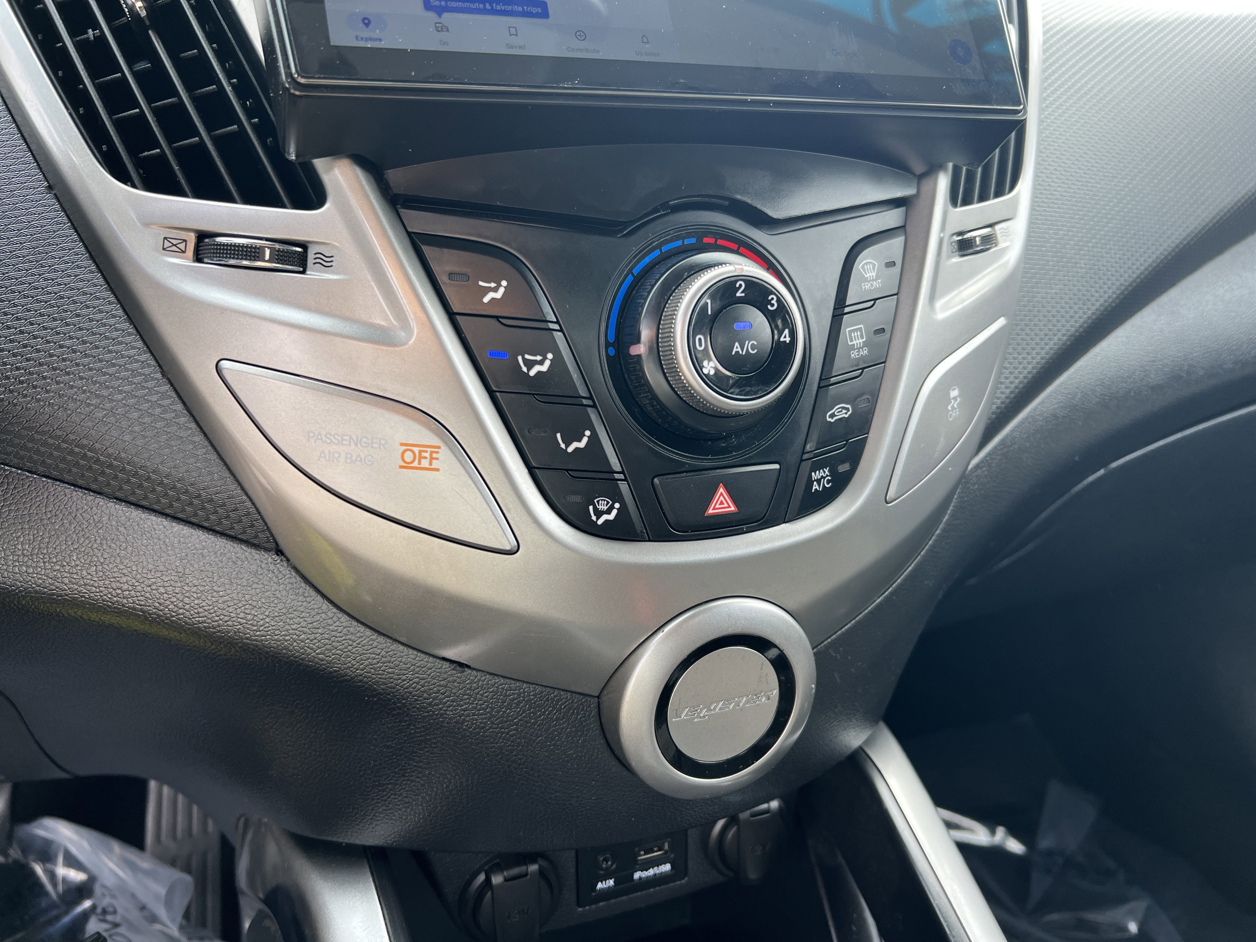 Used 2014 Hyundai Veloster FWD image 23