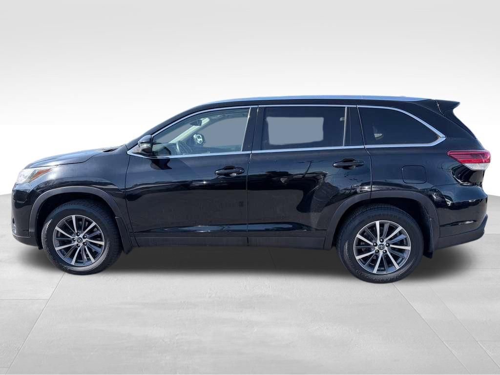 Used 2019 Toyota Highlander XLE AWD/4WD image 10