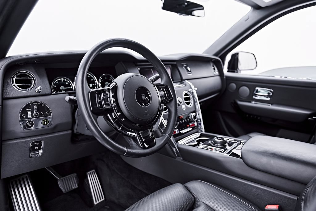 Used 2020 Rolls-Royce Cullinan AWD/4WD image 2
