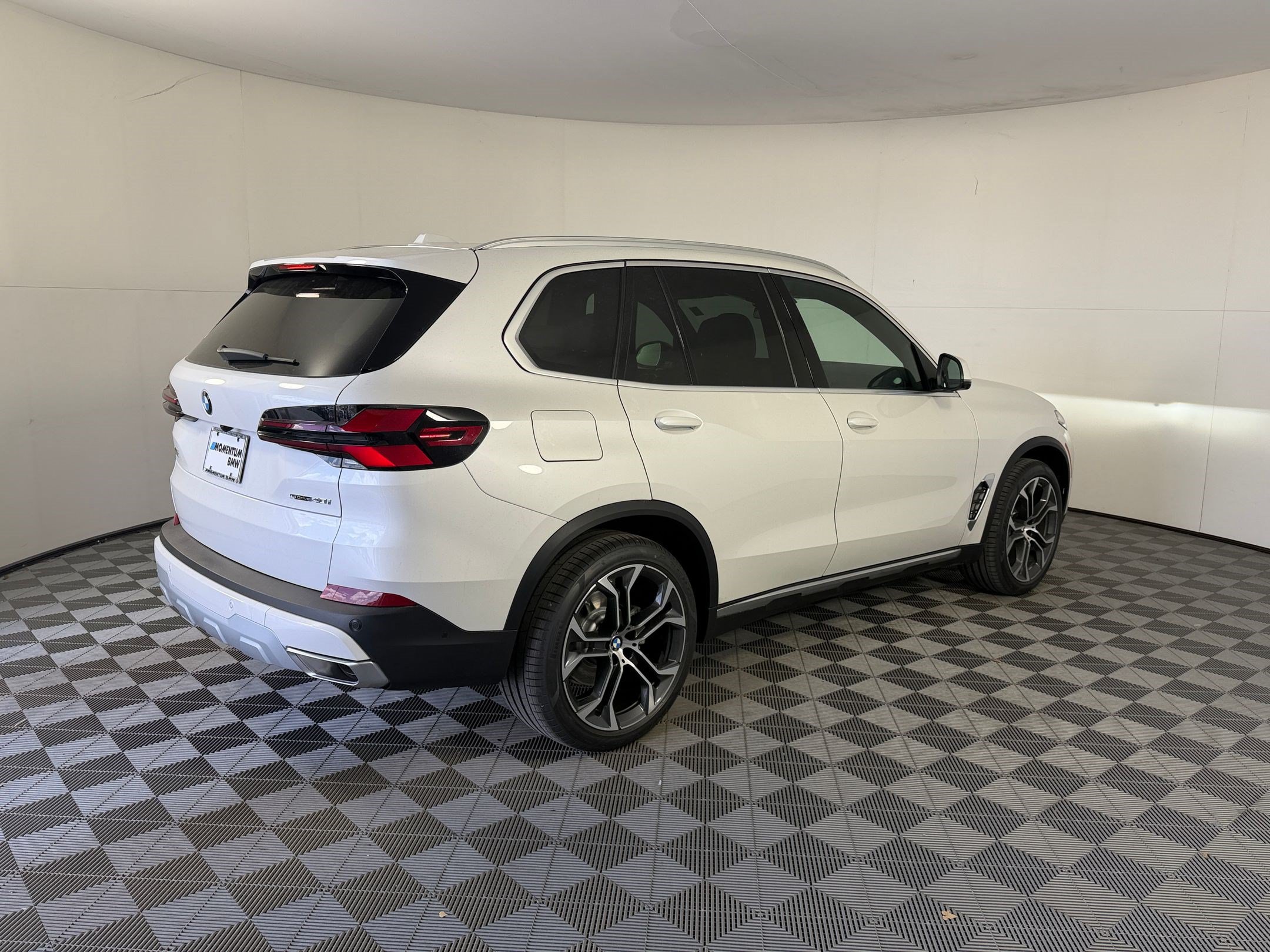 New 2026 BMW X5 sDrive40i w/ Climate Comfort Package RWD image 9